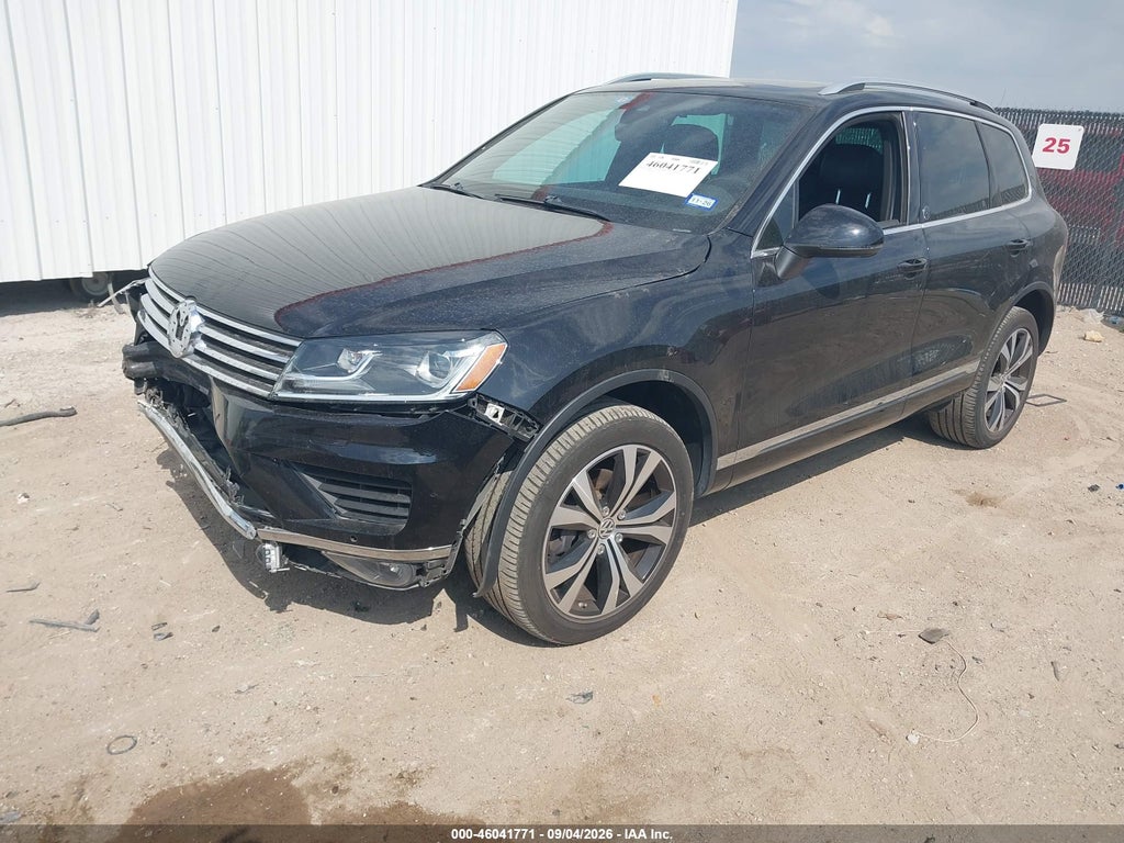 2017 Volkswagen Touareg V6 Wolfsburg Edition photo 2