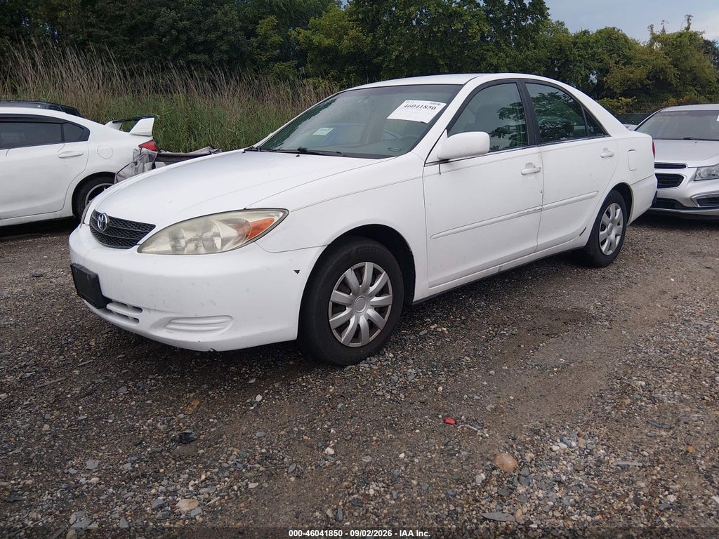 2004 Toyota Camry LE photo 2