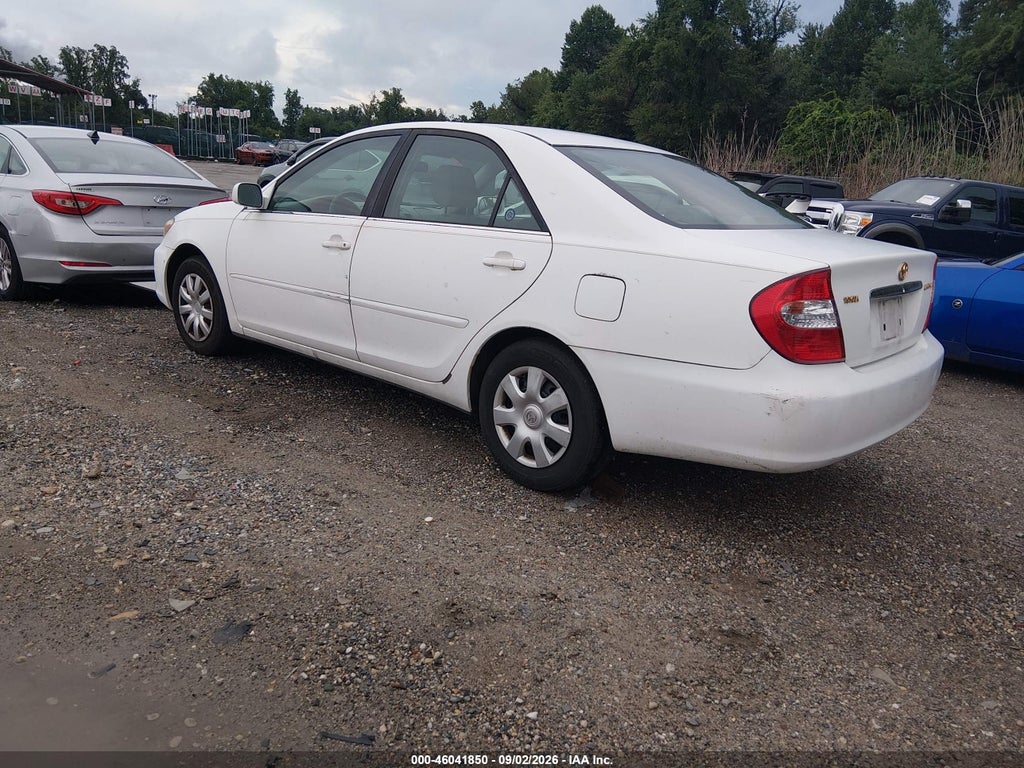 2004 Toyota Camry LE photo 3