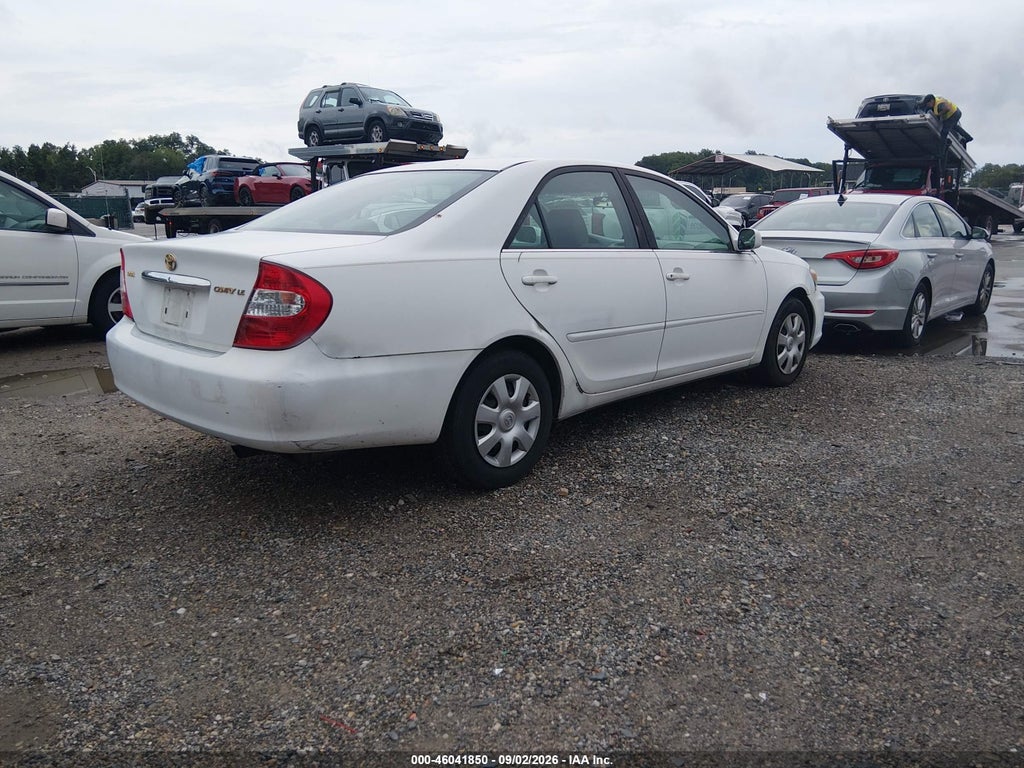 2004 Toyota Camry LE photo 4