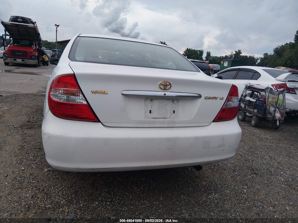 2004 Toyota Camry LE photo 6