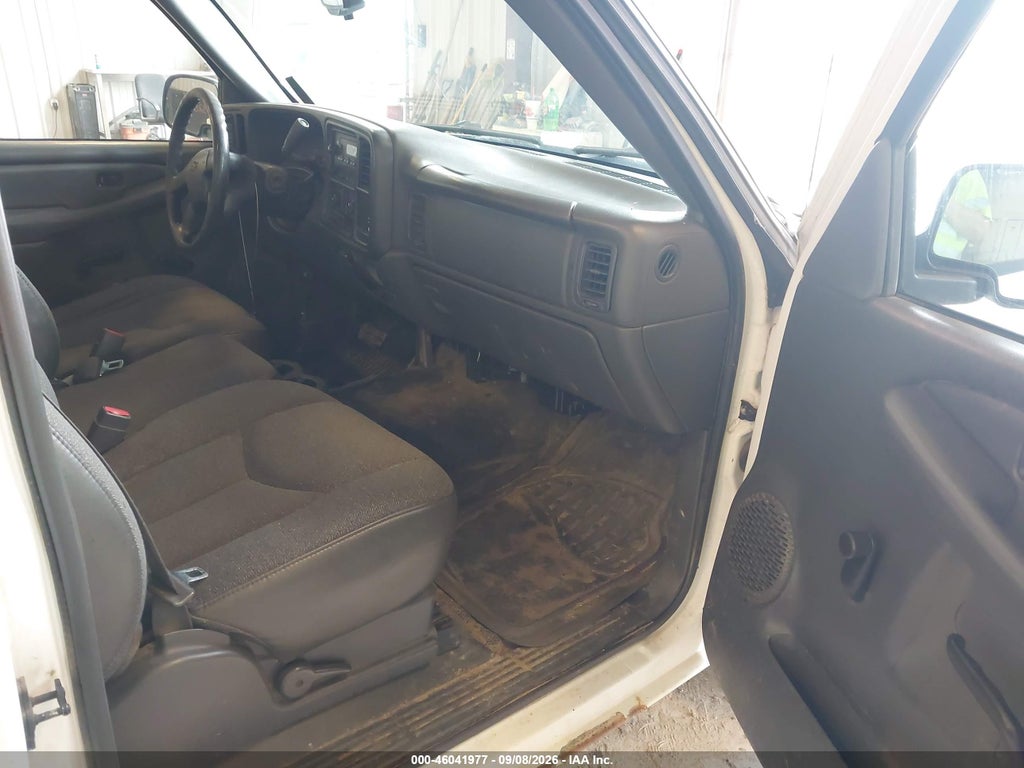 2004 Chevrolet Silverado 1500 Work Truck photo 5