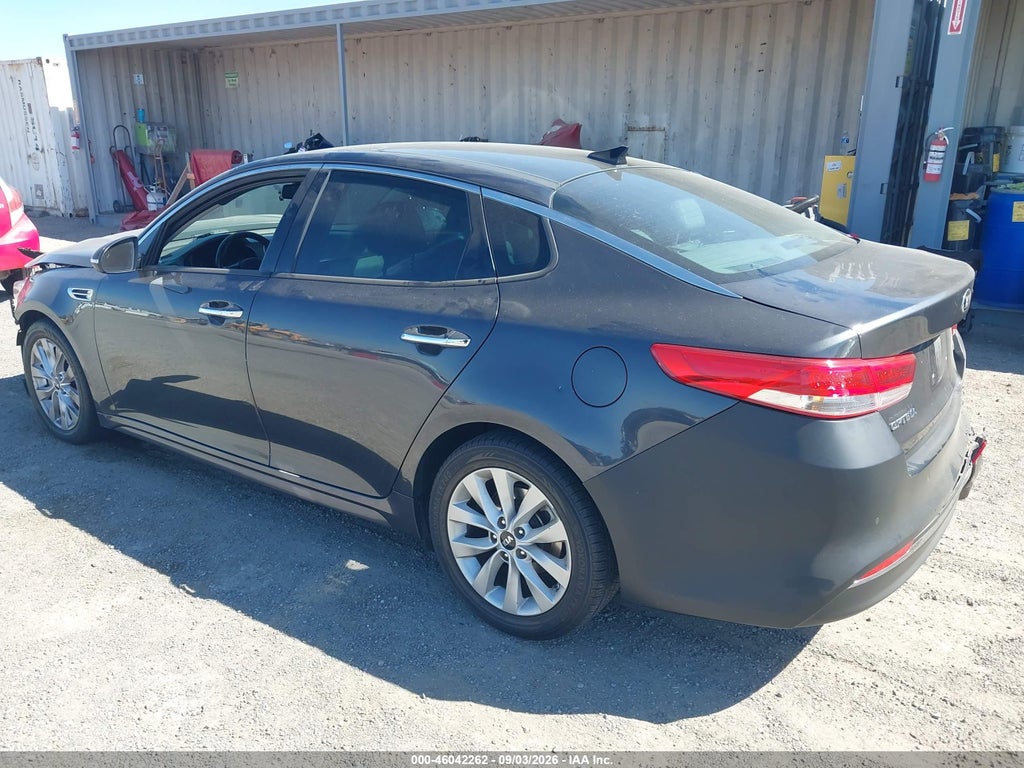 2017 Kia Optima EX photo 3