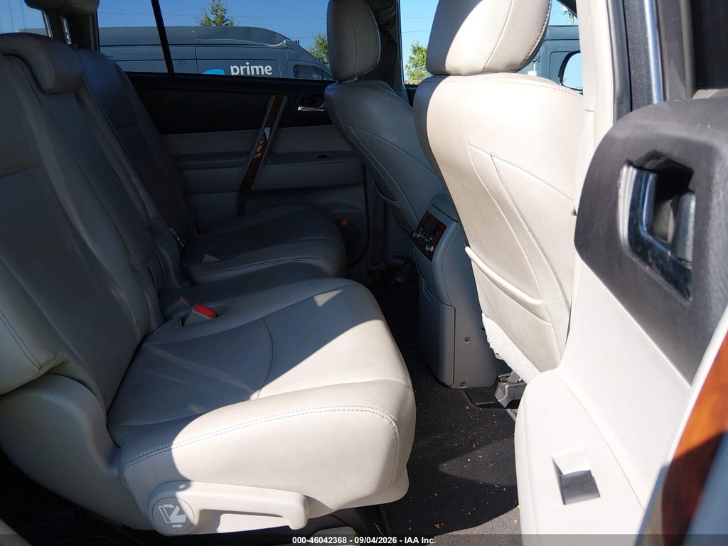 2013 Toyota Highlander Limited V6 photo 8