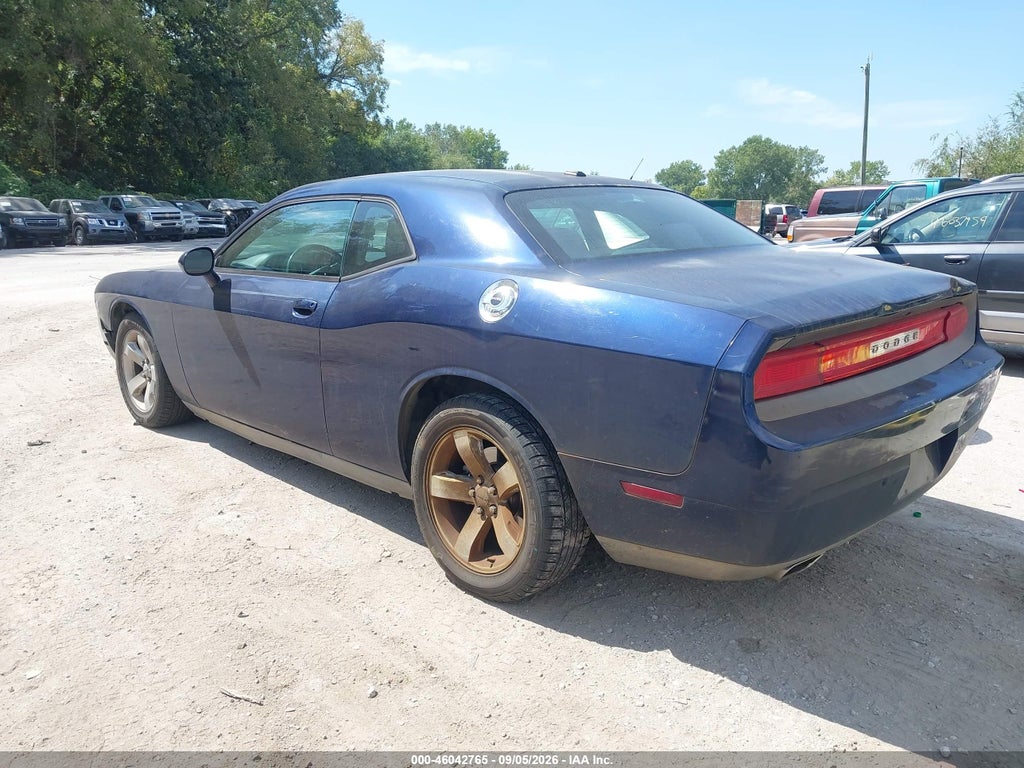 2013 Dodge Challenger SXT photo 3