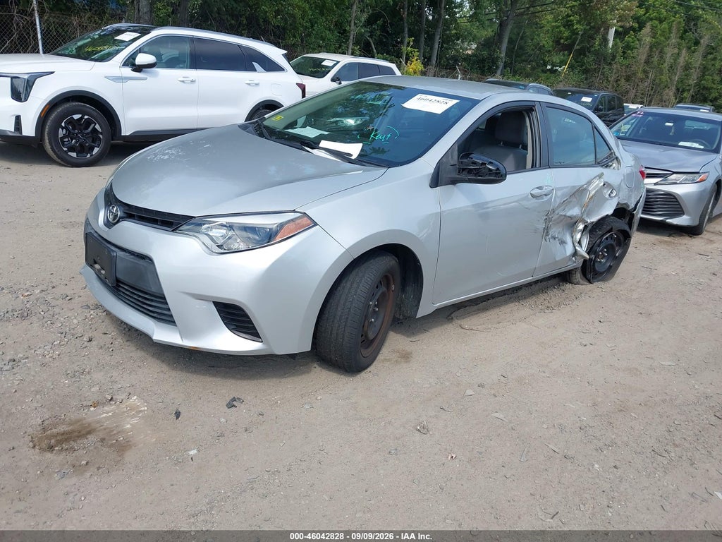 2015 Toyota Corolla LE photo 2
