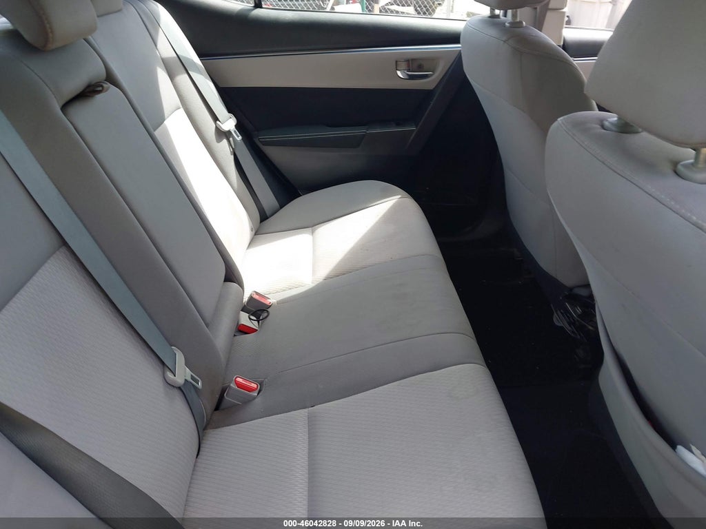 2015 Toyota Corolla LE photo 5