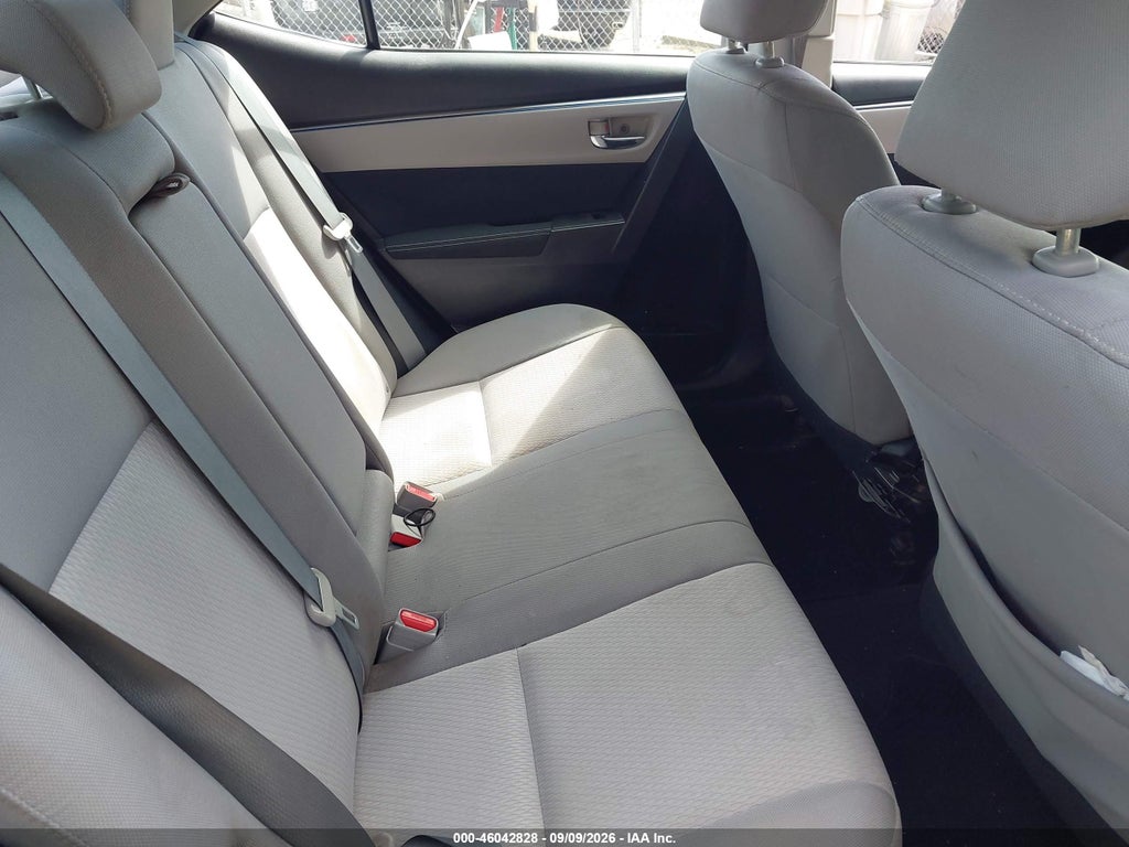 2015 Toyota Corolla LE photo 8