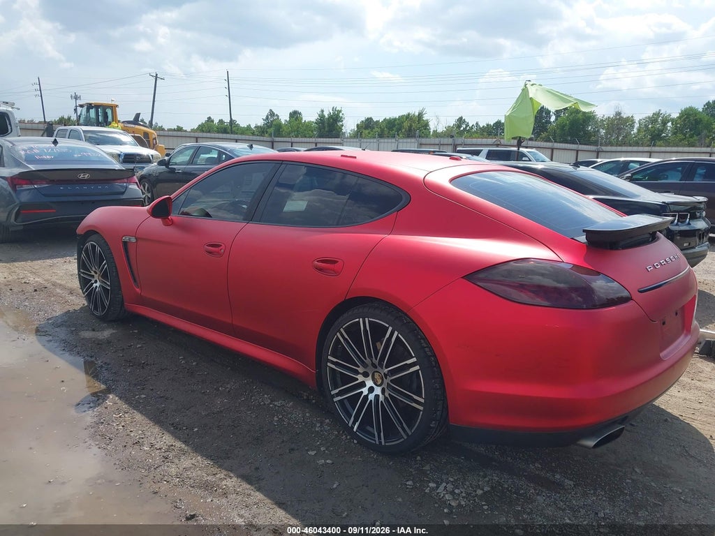 2012 Porsche Panamera 4 photo 3