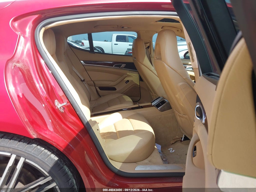 2012 Porsche Panamera 4 photo 8