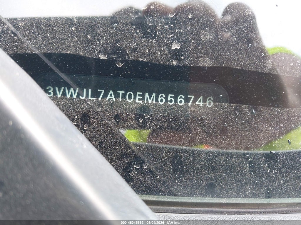 2014 Volkswagen Beetle 2.0L TDI photo 9