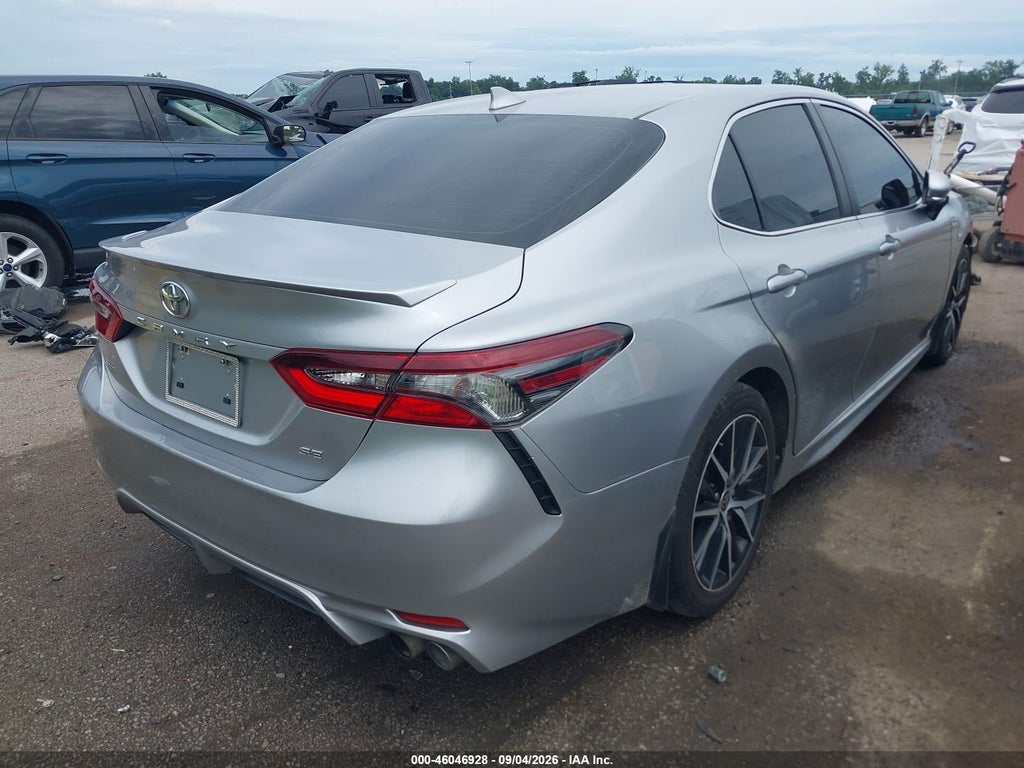 2023 Toyota Camry SE photo 4