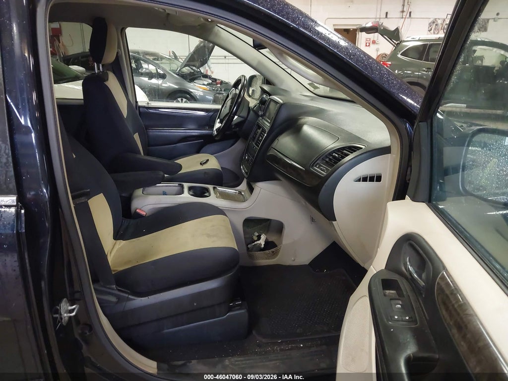2011 Dodge Grand Caravan Crew photo 5