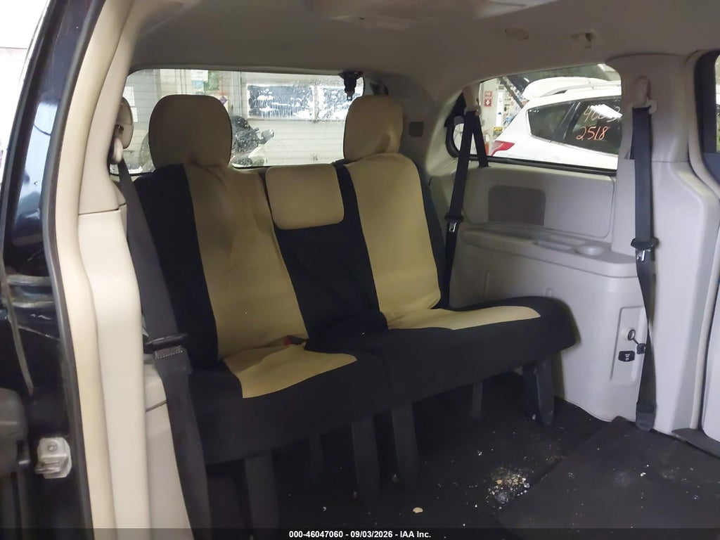 2011 Dodge Grand Caravan Crew photo 8