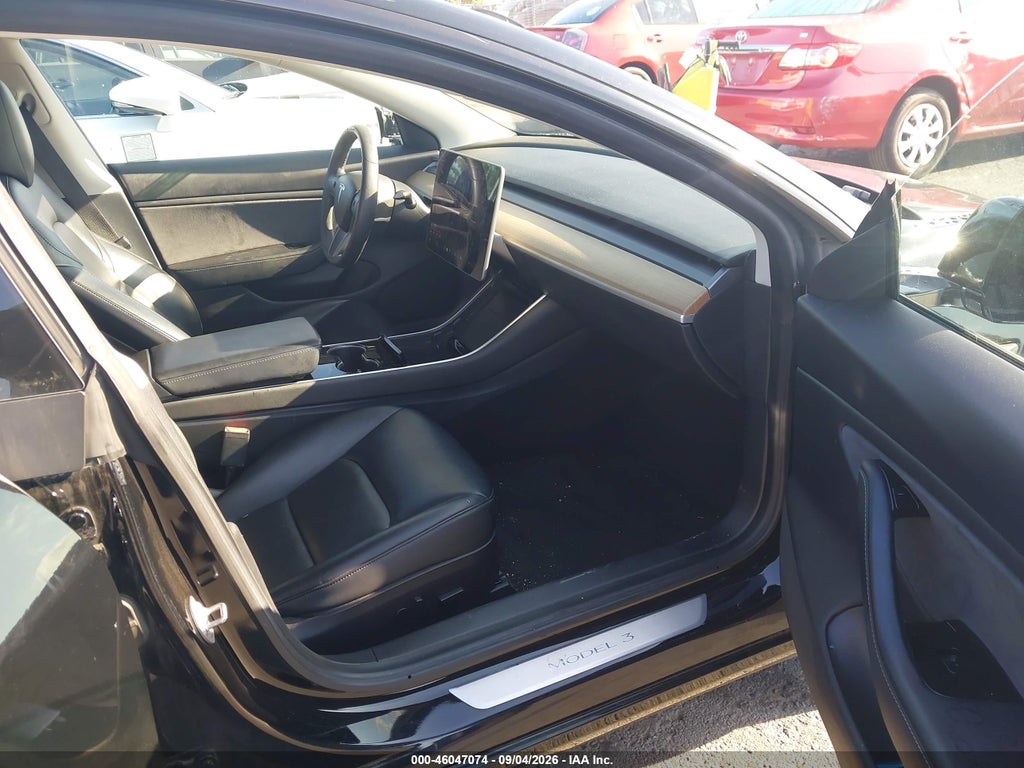 2019 Tesla Model 3 Long Range/MID Range/Standard Range Plus photo 5