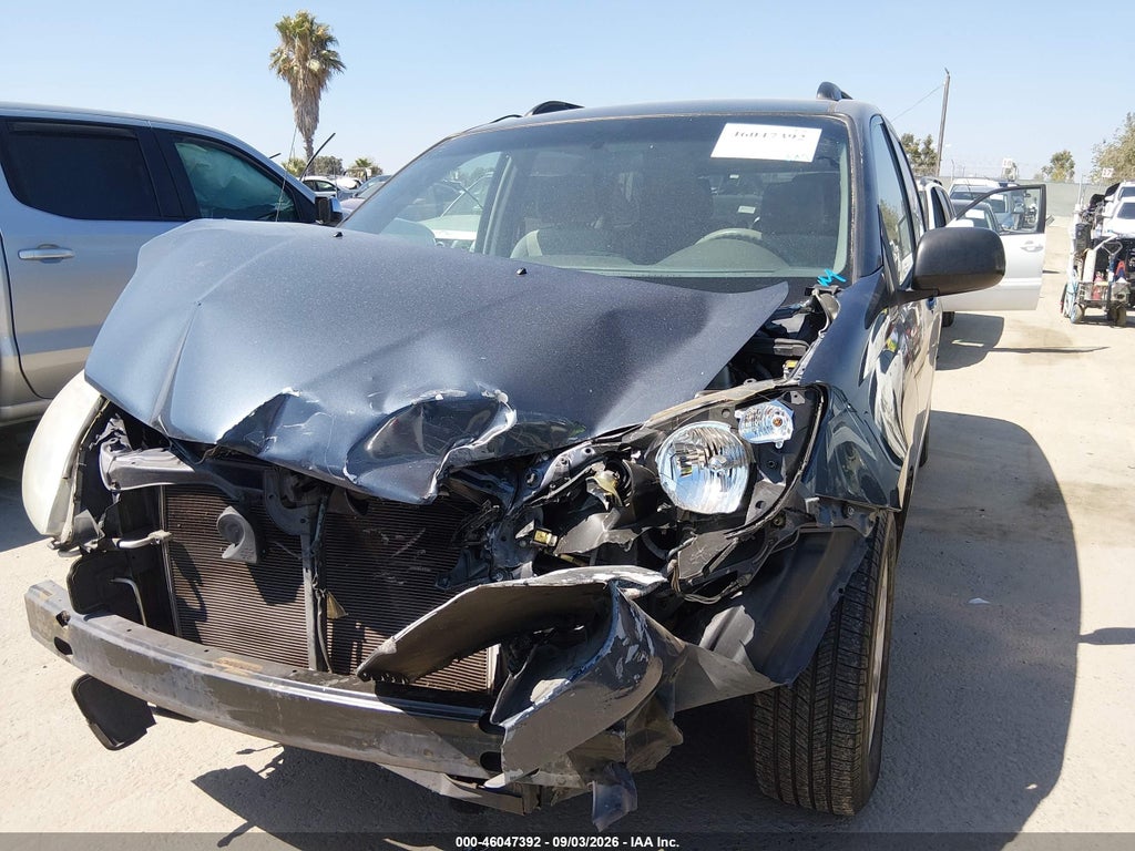 2008 Toyota Sienna LE photo 6