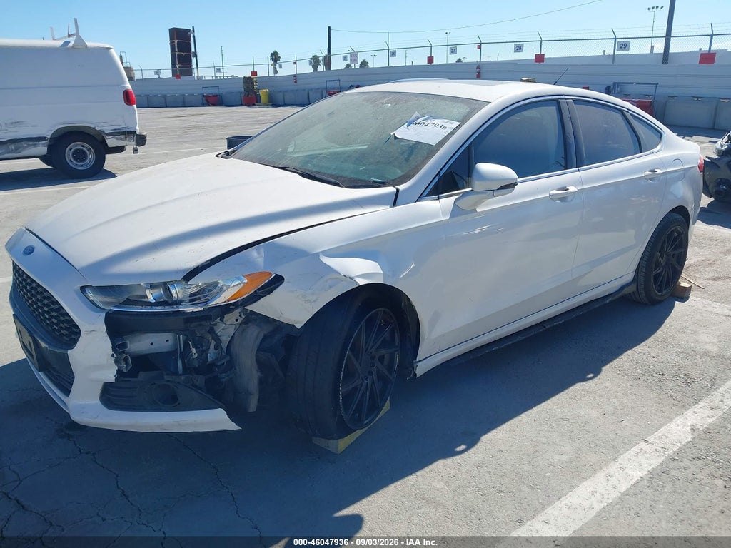 2014 Ford Fusion SE photo 2