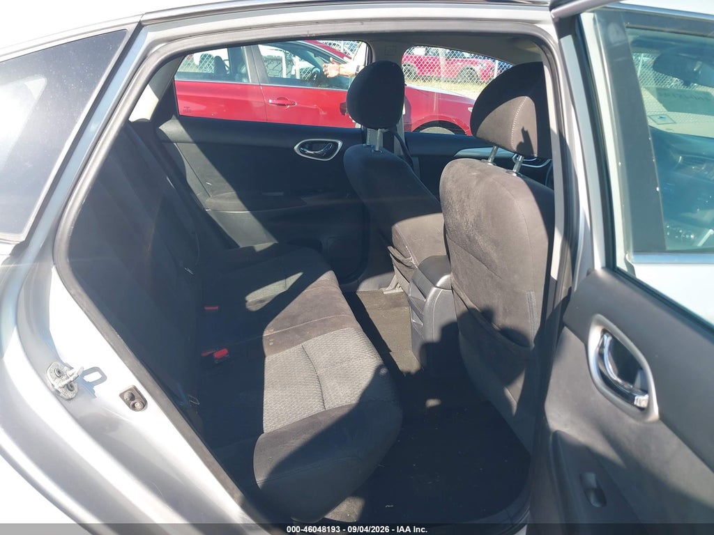 2013 Nissan Sentra SR photo 8