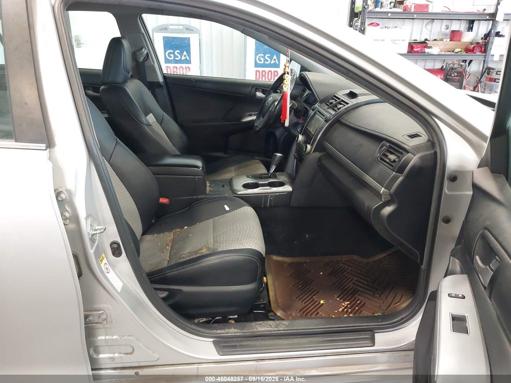 2013 Toyota Camry SE photo 5