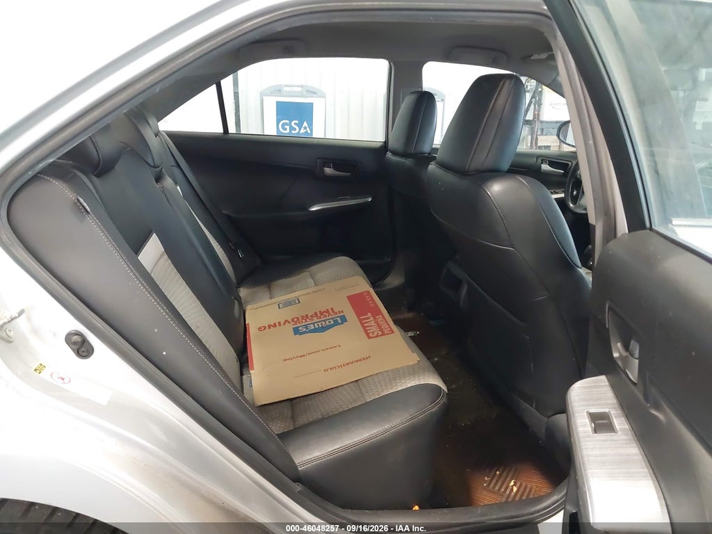 2013 Toyota Camry SE photo 8