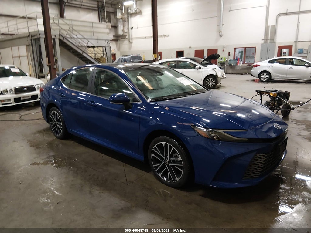 TOYOTA CAMRY 2025