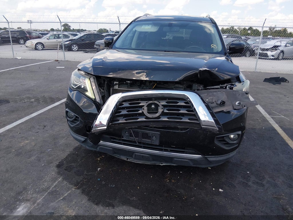 2017 Nissan Pathfinder SL photo 6