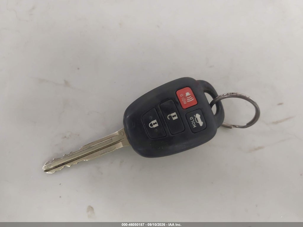2012 Toyota Camry SE photo 11