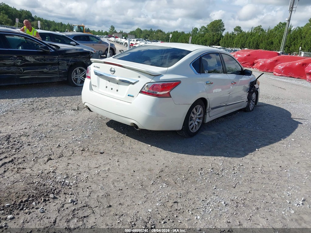 2014 Nissan Altima 2.5 S photo 4