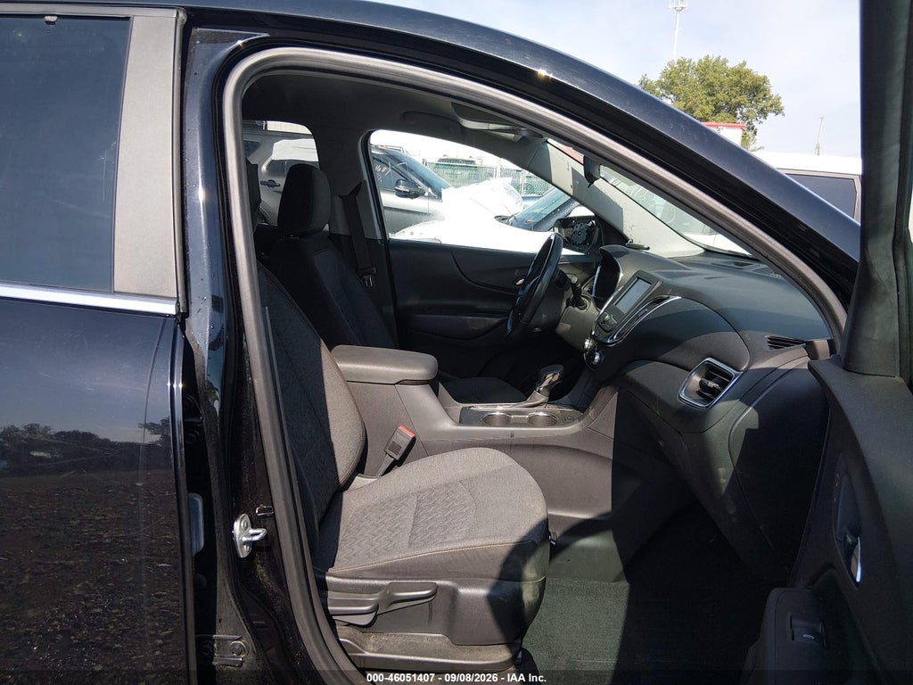 2022 Chevrolet Equinox FWD LT photo 5