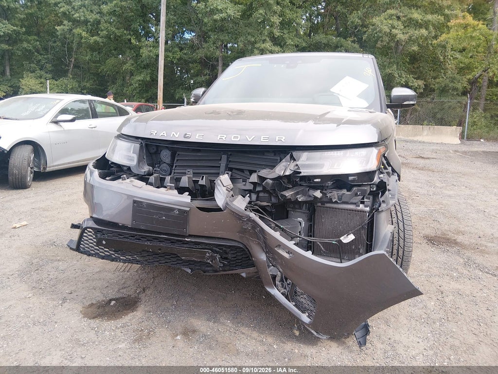 2018 Land Rover Range Rover Sport HSE photo 6
