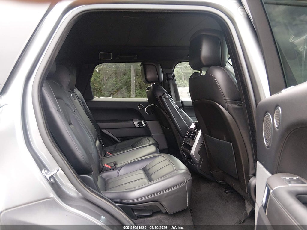 2018 Land Rover Range Rover Sport HSE photo 8