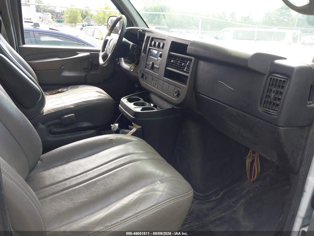 2013 Chevrolet Express 1500 Work Van photo 5