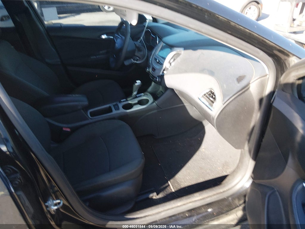 2018 Chevrolet Cruze LS Auto photo 5