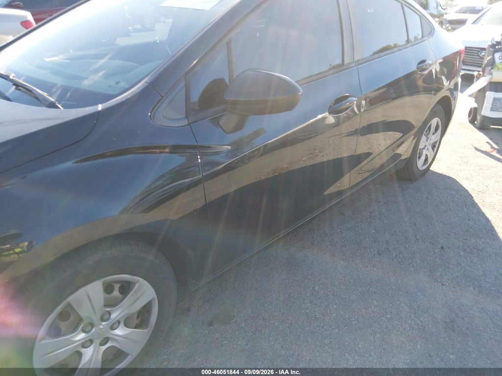 2018 Chevrolet Cruze LS Auto photo 6