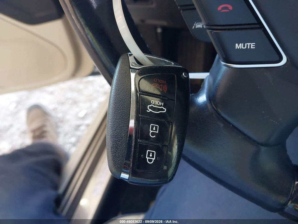 2015 Hyundai Equus Signature photo 11
