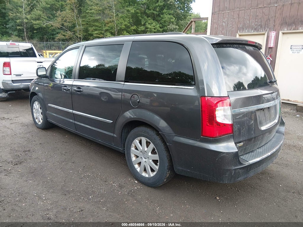 2015 Chrysler Town & Country Touring photo 3