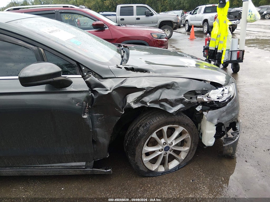 2019 Ford Fusion SE photo 6