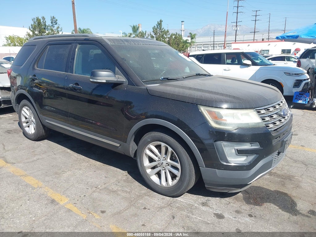 2017 Ford Explorer XLT photo 1