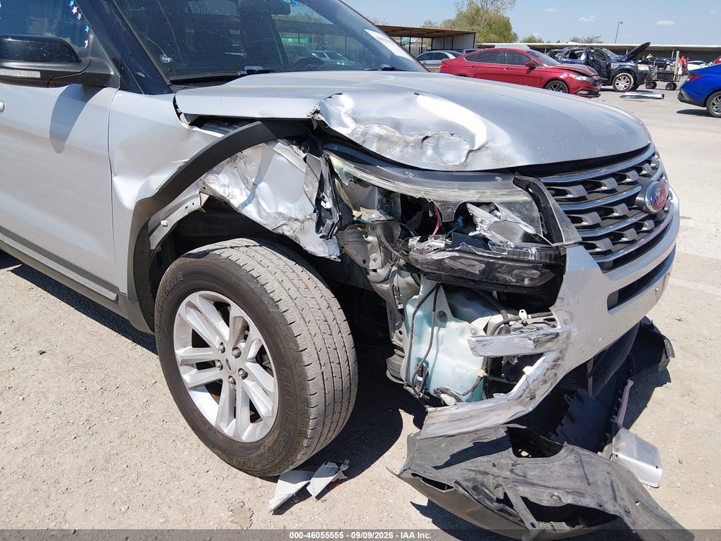 2017 Ford Explorer XLT photo 6