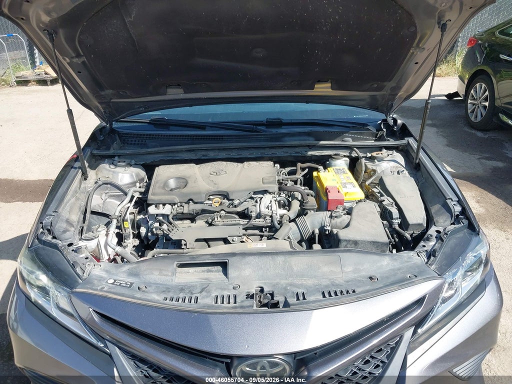 2019 Toyota Camry SE photo 10