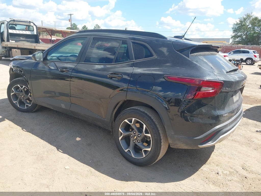 2024 Chevrolet Trax FWD LT photo 3