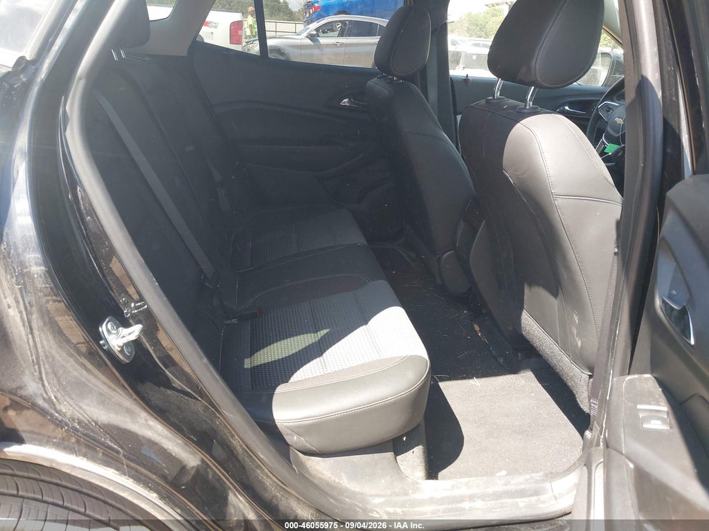 2024 Chevrolet Trax FWD LT photo 8