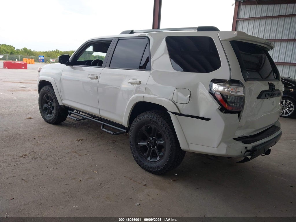 2016 Toyota 4RUNNER Trail photo 3