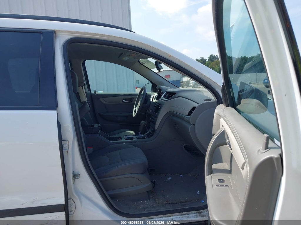 2016 Chevrolet Traverse LS photo 5