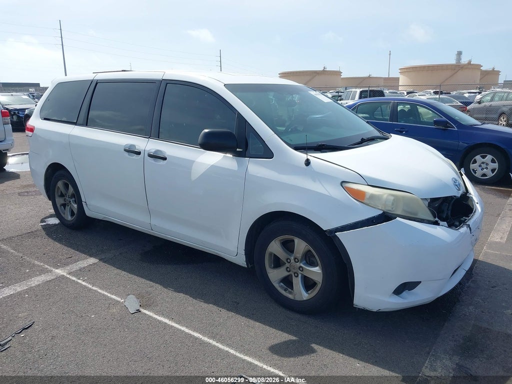 2013 Toyota Sienna L V6 7 Passenger photo 1