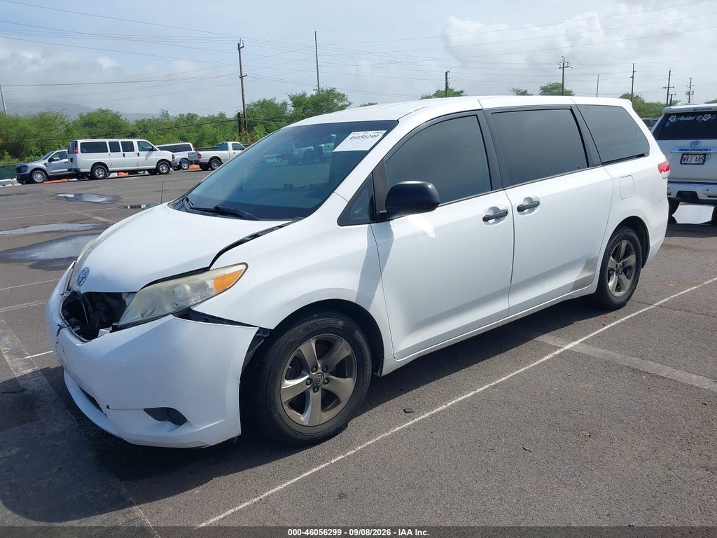 2013 Toyota Sienna L V6 7 Passenger photo 2