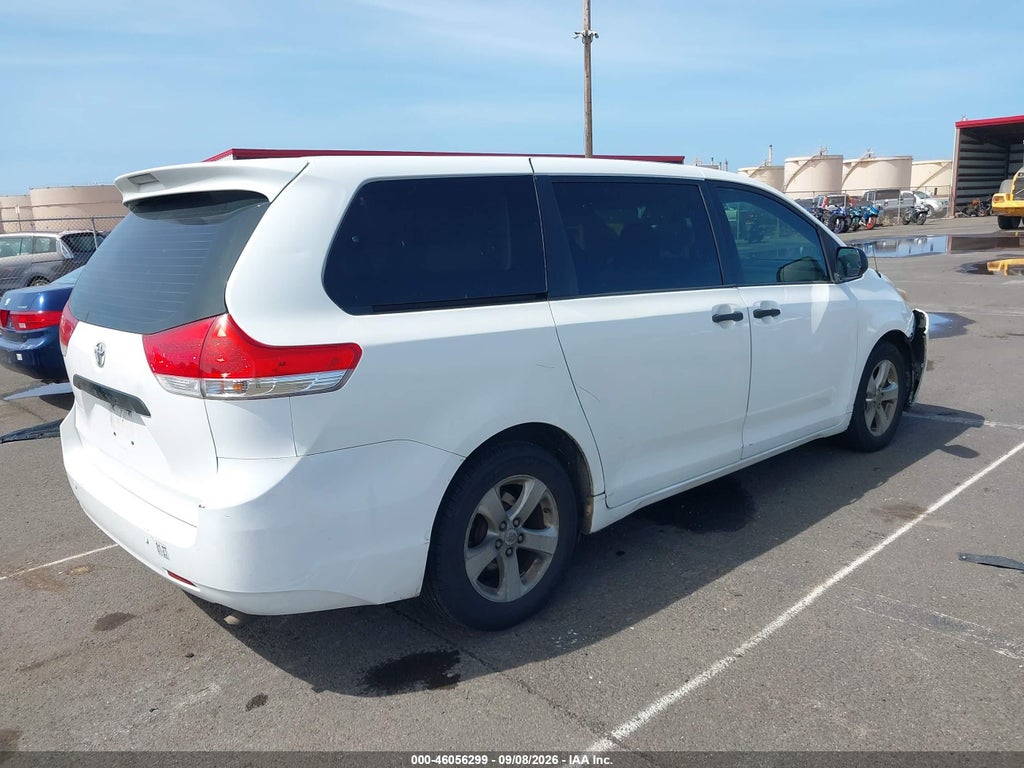 2013 Toyota Sienna L V6 7 Passenger photo 4