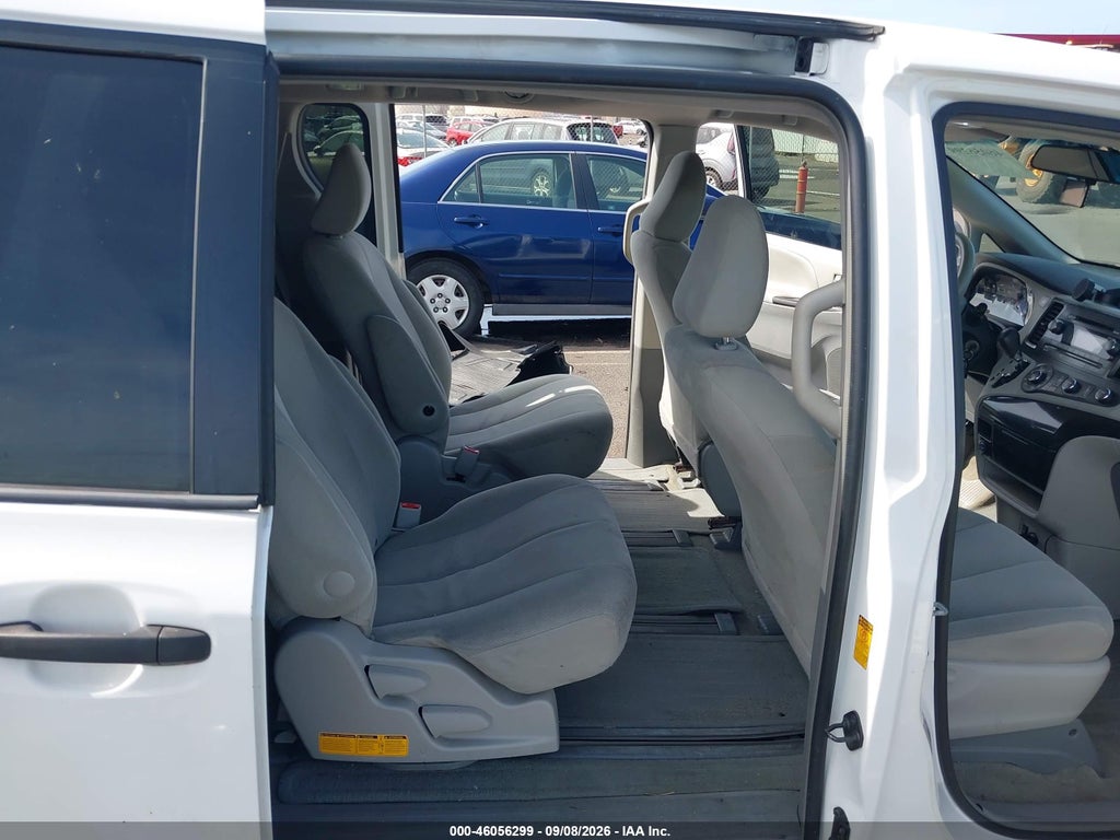 2013 Toyota Sienna L V6 7 Passenger photo 8