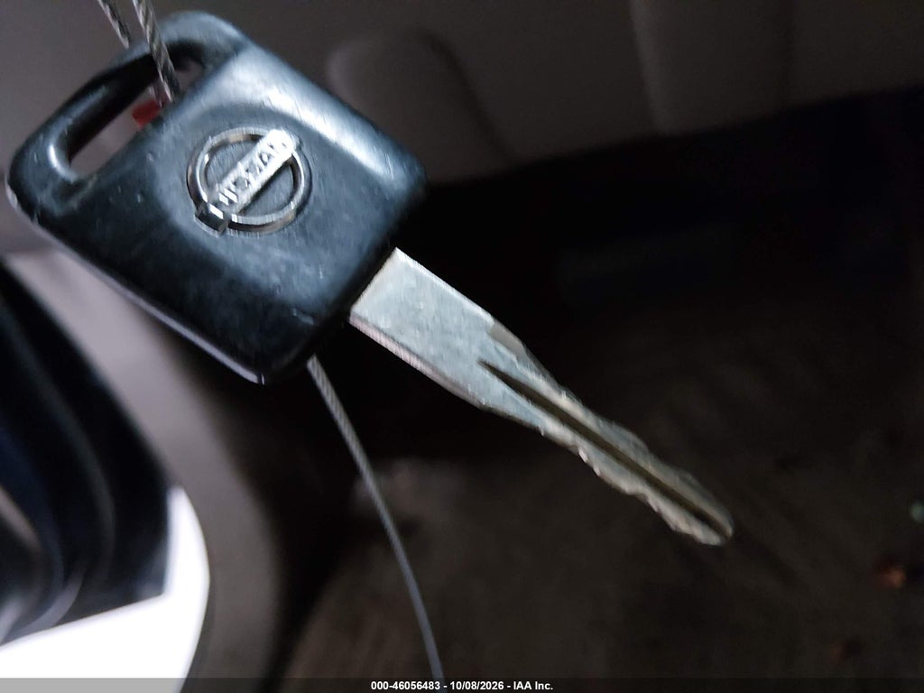 2011 Nissan Pathfinder SV photo 11