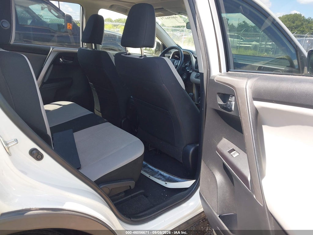 2017 Toyota RAV4 XLE photo 8